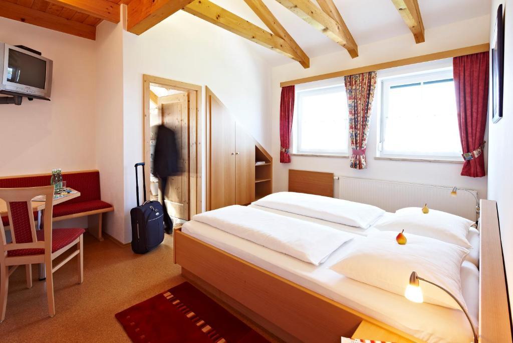 Pension Jageredt Nussbach ภายนอก รูปภาพ